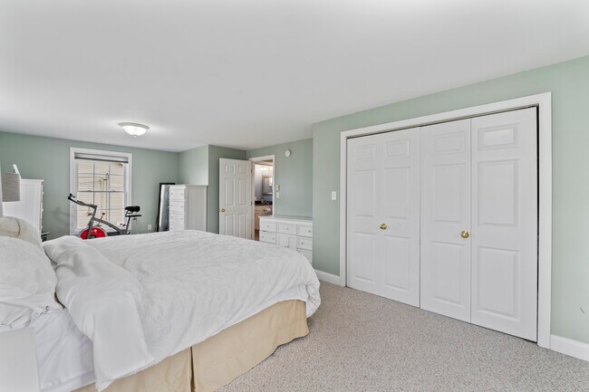 Building Photo - 60 Merrifield Ct