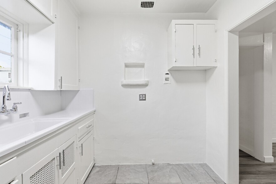 Building Photo - 2401 20th St