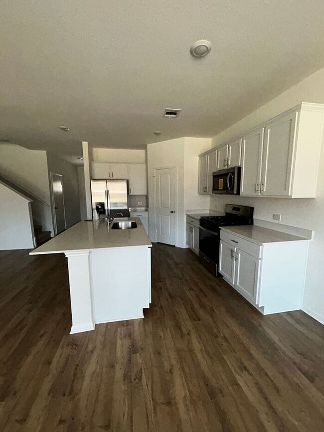 Building Photo - Charming 4 beds 3 baths in Leander!