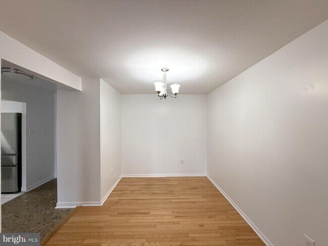 Building Photo - 606 Cooper Landing Rd