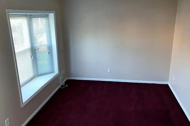 Building Photo - 406 Strathaven Ct