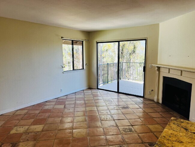 Building Photo - 3036 Avenida Christina