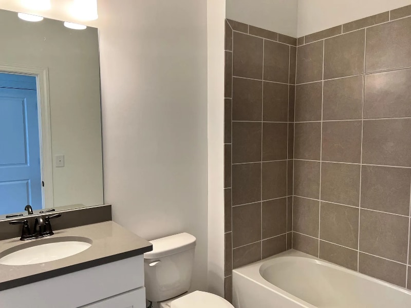 Building Photo - 2426 Figaro Dr