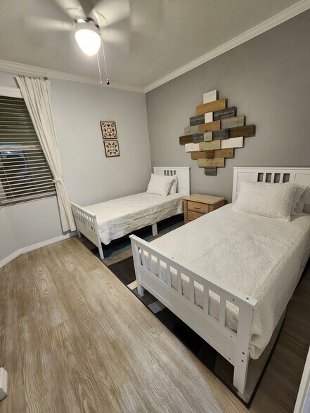 Building Photo - 7882 Sailboat Key Blvd S