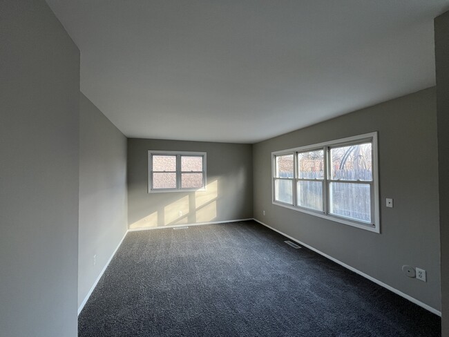 Building Photo - 33 Sonora Dr
