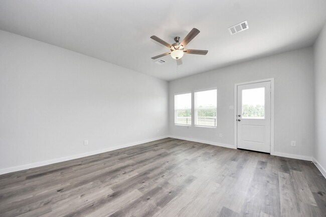 Building Photo - 135 Alset Dr