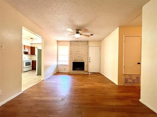 Building Photo - 2802 Aftonshire Wy