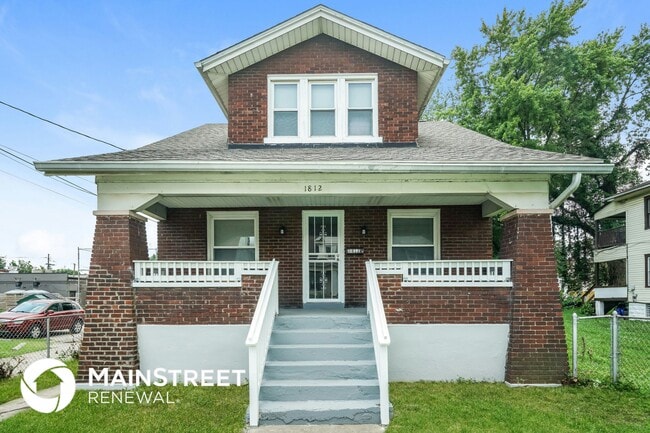 Building Photo - 1812 W Gaulbert Ave