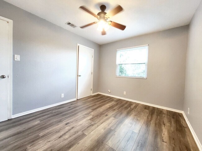 Building Photo - 4431 Whispering Valley Dr