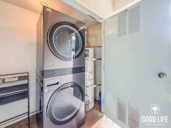 Building Photo - SD: Bright 1BD/1BA Condo in Carmel Valley with Pool, Private Balcony & In-Unit Laundry