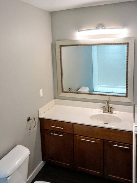 Building Photo - 1207 Vine St