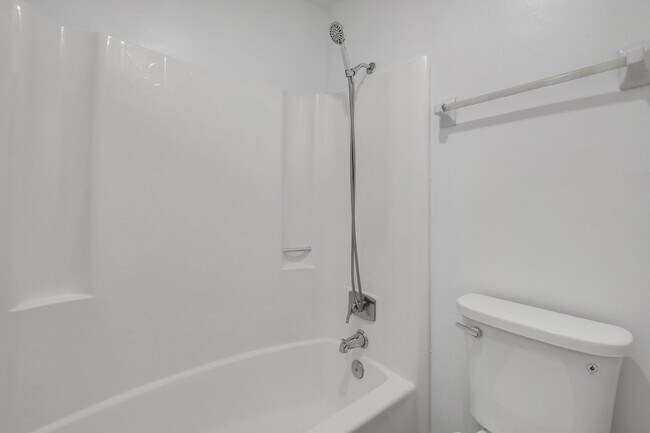 Building Photo - 2956 Woodrich Dr