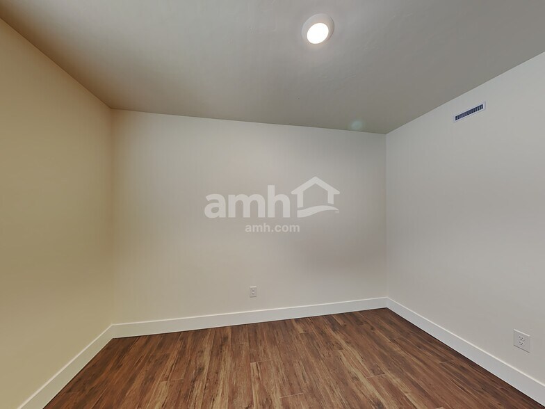 Building Photo - 1446 Alderleaf Ave