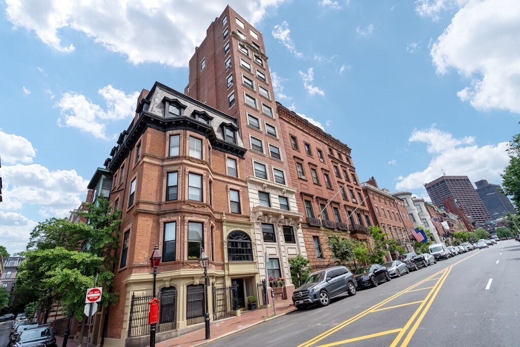 Building Photo - 48 Beacon St