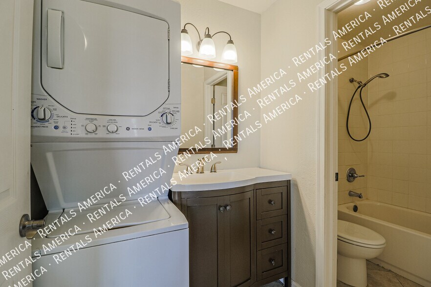 Building Photo - 4354 N 82nd St