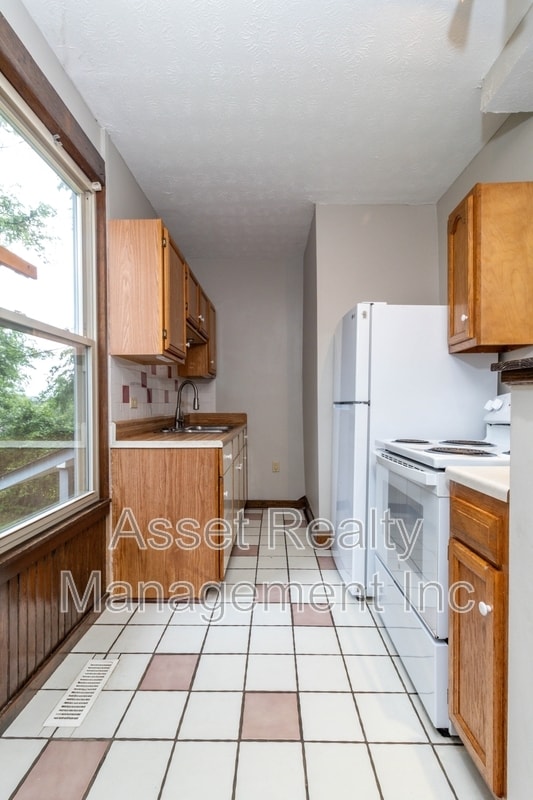 Building Photo - 820 Luttrell St