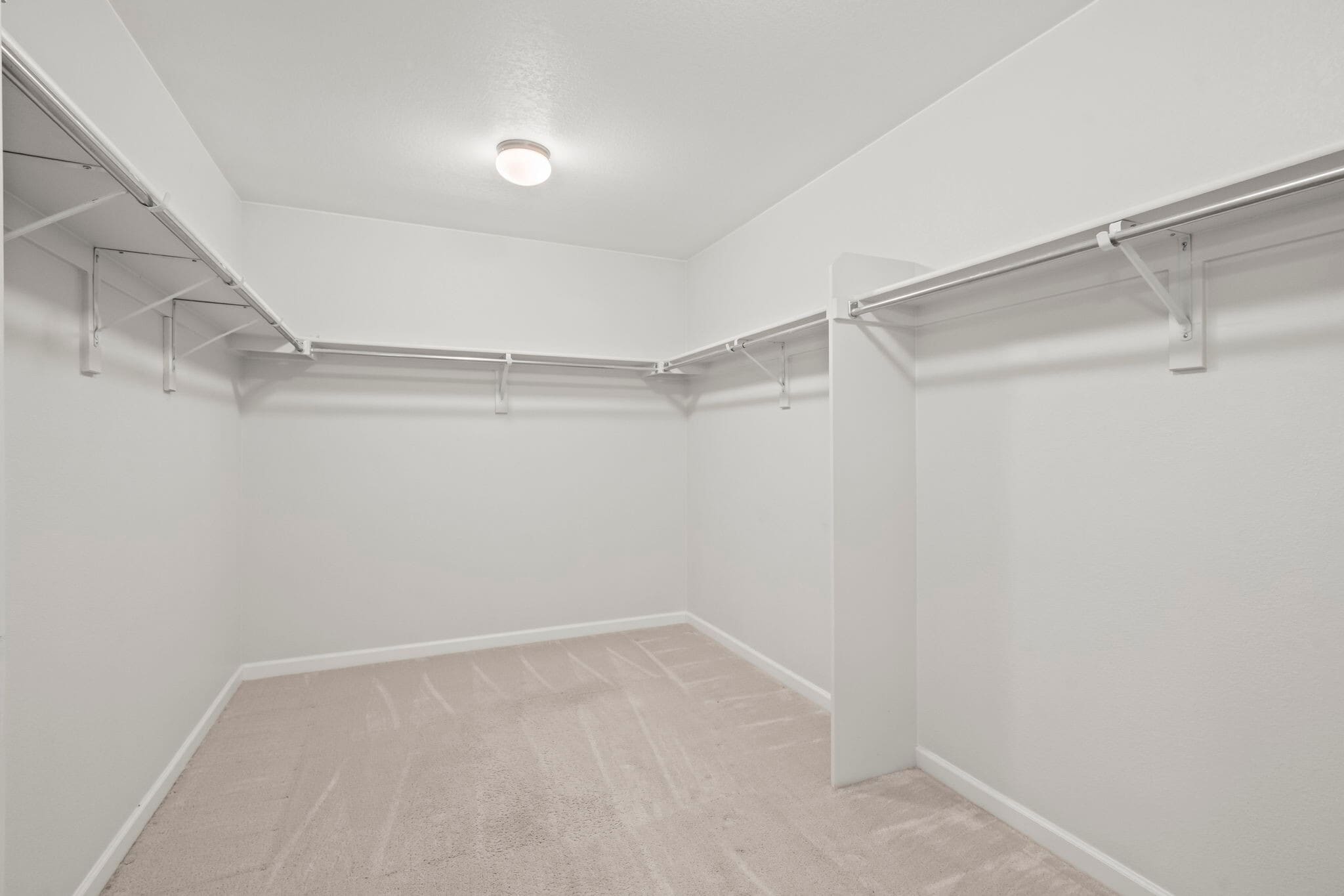Building Photo - 577 W 174th Ave