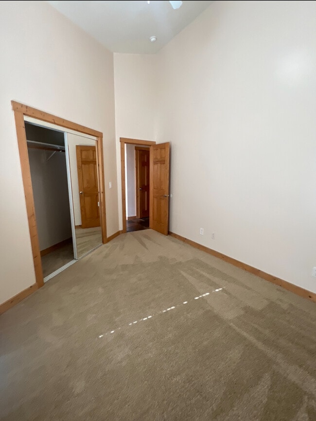 Building Photo - 374 Cole Ave