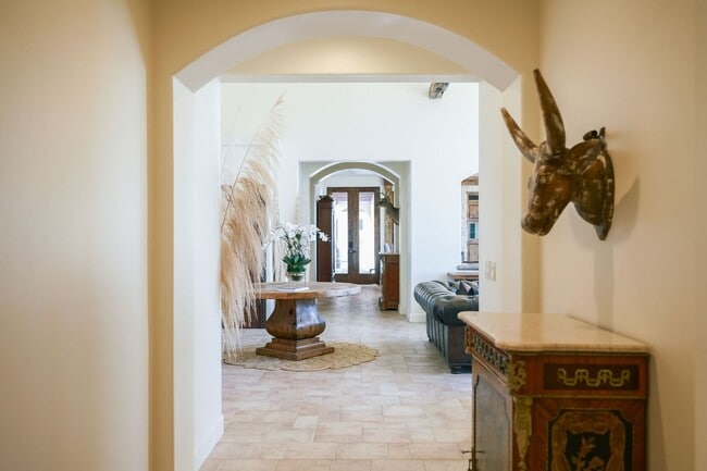 Building Photo - AVAILABLE NOW - Furnished Luxury Wine Coun...