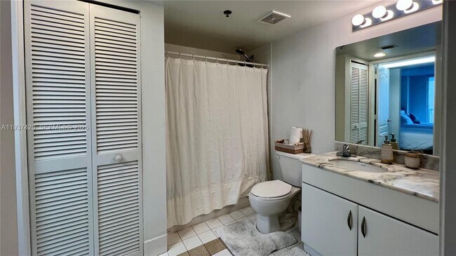 Building Photo - 1200 Brickell Bay Dr