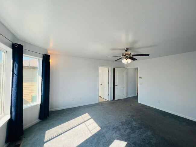 Building Photo - 4 Bedroom 2.5 Bathroom Home w/ Garage In Ferndale!