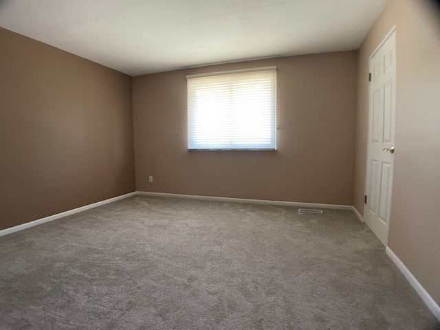 Building Photo - Duplex in North Peoria