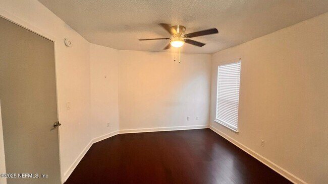 Building Photo - 10200 Belle Rive Blvd