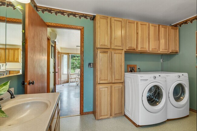 Building Photo - PRIVATE HOMESTEAD WITH ACREAGE & SHOP