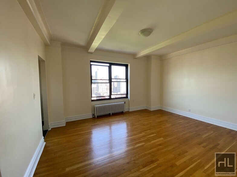 Primary Photo - SECOND AVENUE