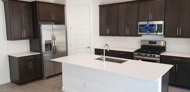 Building Photo - 6 month NEW BELLAMY!