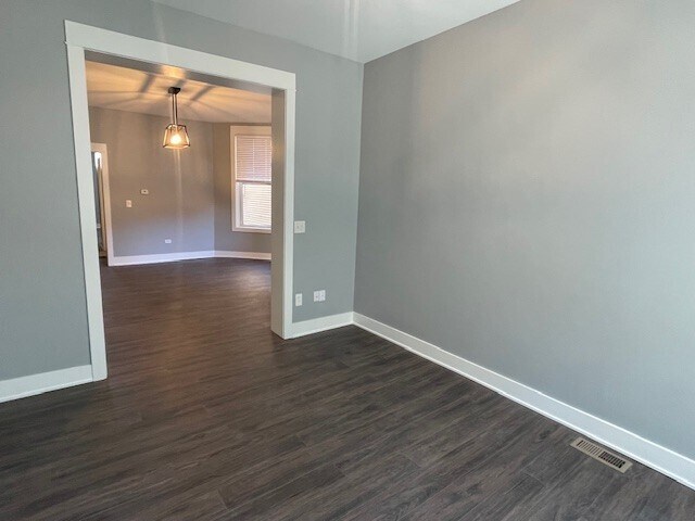 Building Photo - 1733 N Maplewood Ave
