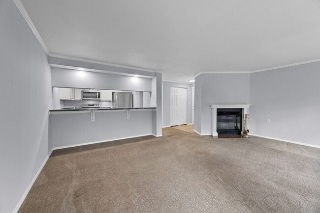 Building Photo - Ground level condo in Annapolis - Lake Heron