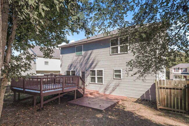 Building Photo - 127 Blakeford Dr