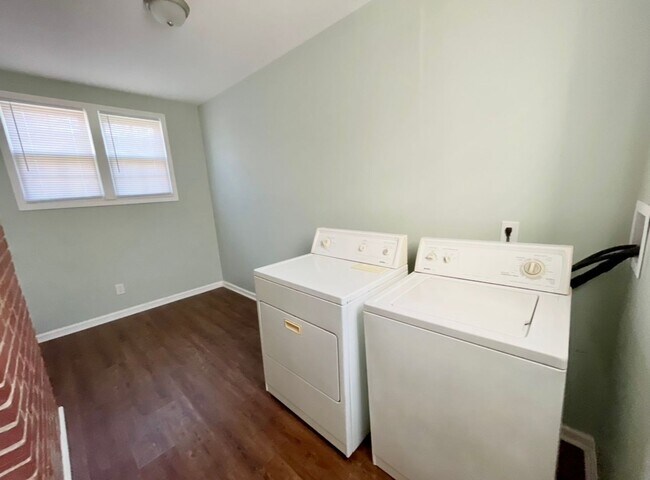 Building Photo - Olympia