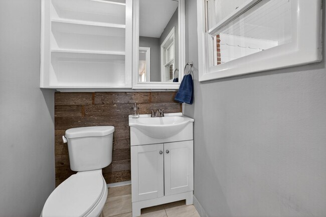 Building Photo - Stunning 4 bed + office, 4 bath rental home in Damascus!