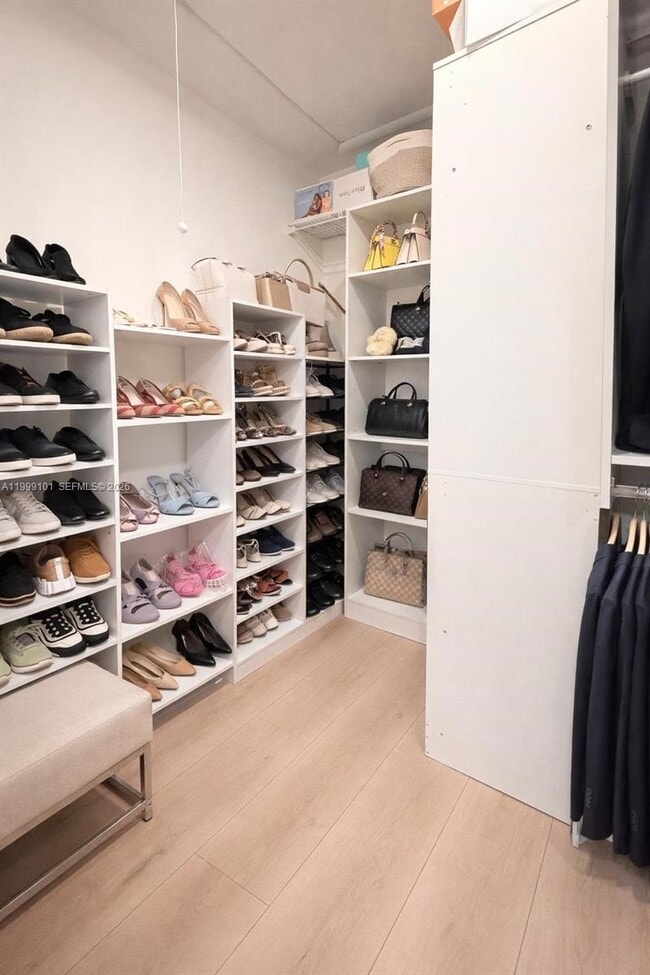 Building Photo - 769 Banks Rd