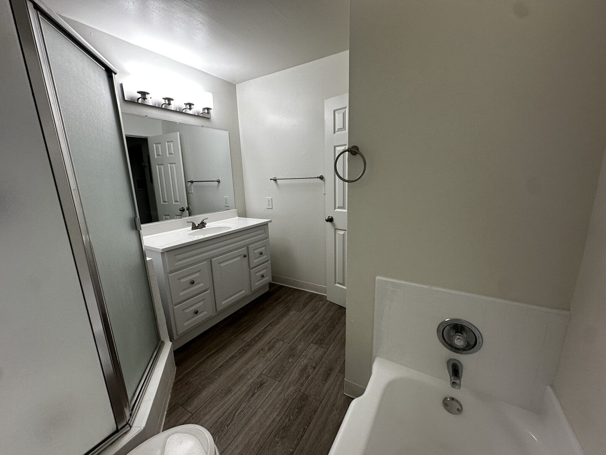 Building Photo - 1590 W Palm Ln