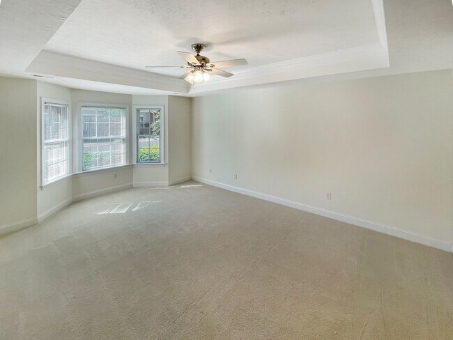 Building Photo - Spacious 3 bedroom/ 2 full bath home in Mi...