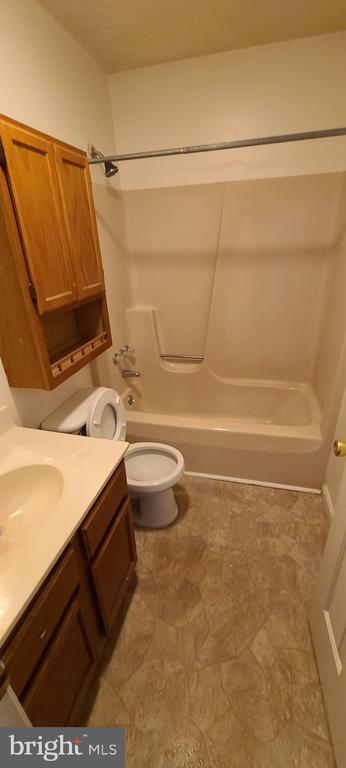 Building Photo - 319 Pendleton Dr