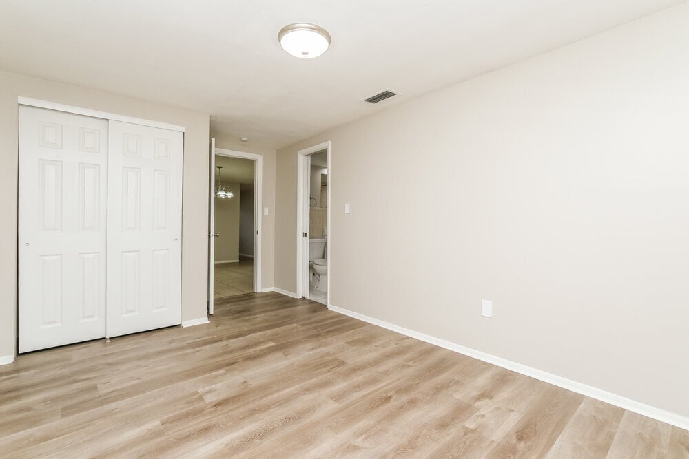 Building Photo - 10933 Felsdale Ave