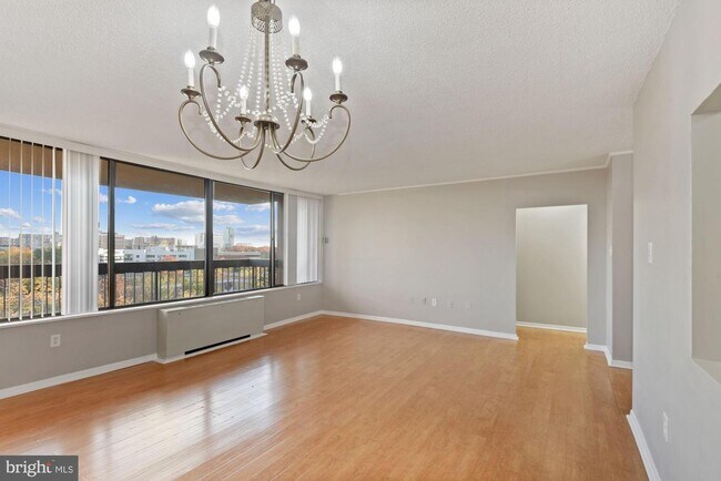 Building Photo - 3705 S George Mason Dr