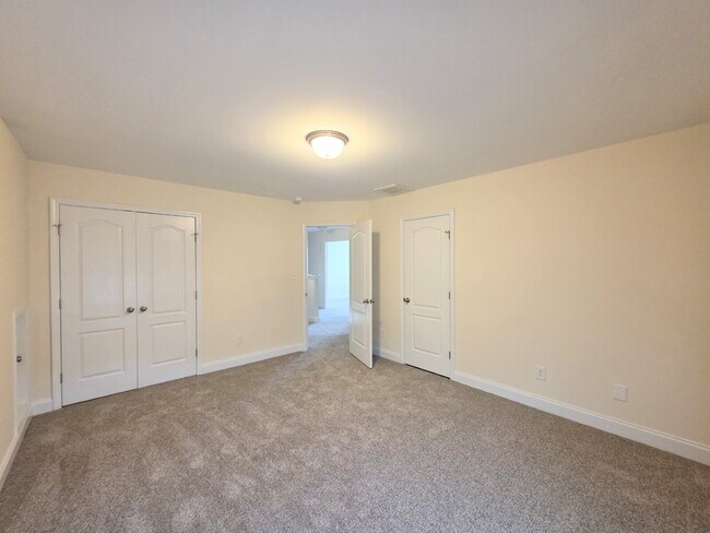 Building Photo - 173 Weston Woods St