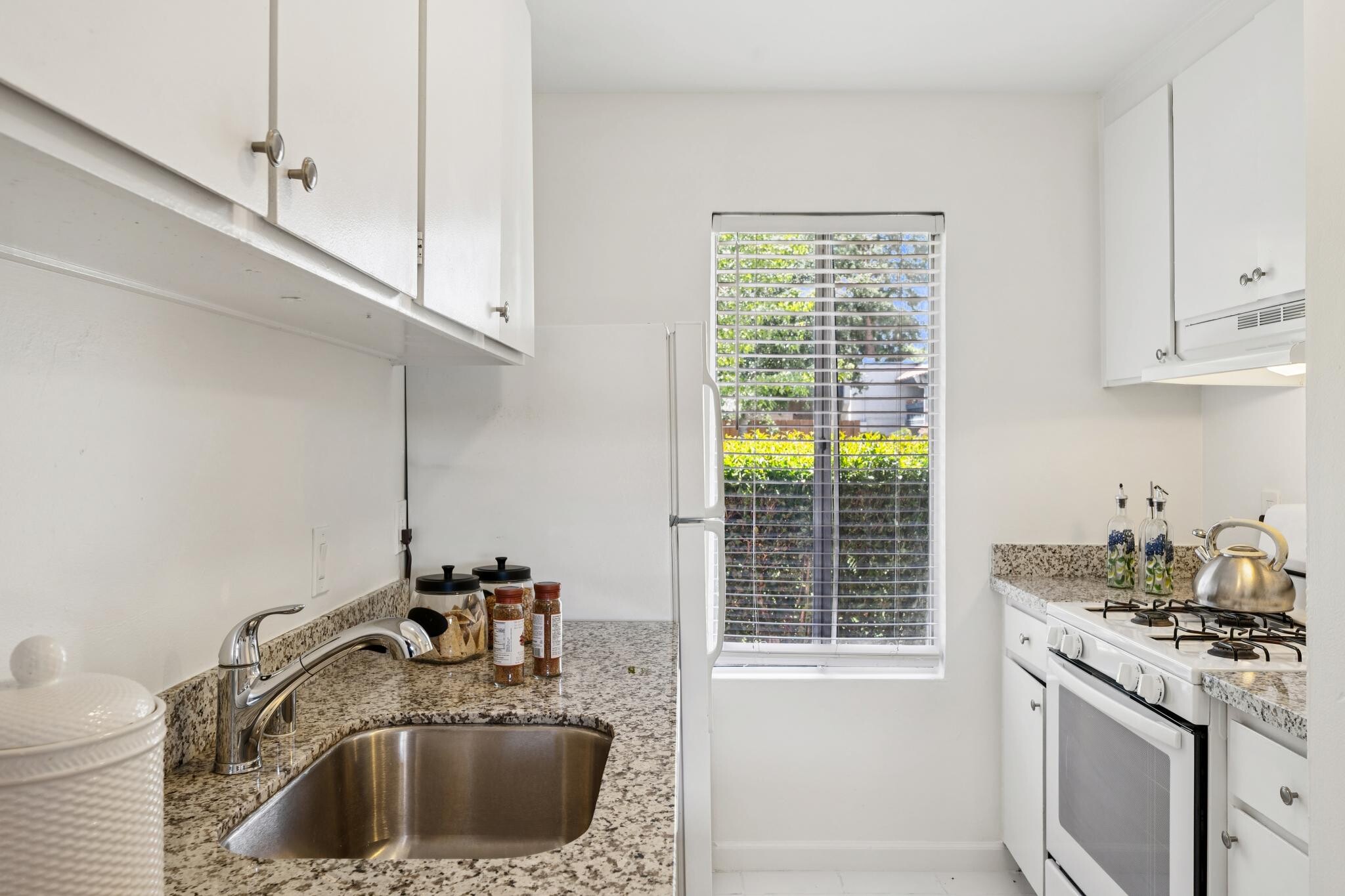 Building Photo - 1009 Murrieta Blvd