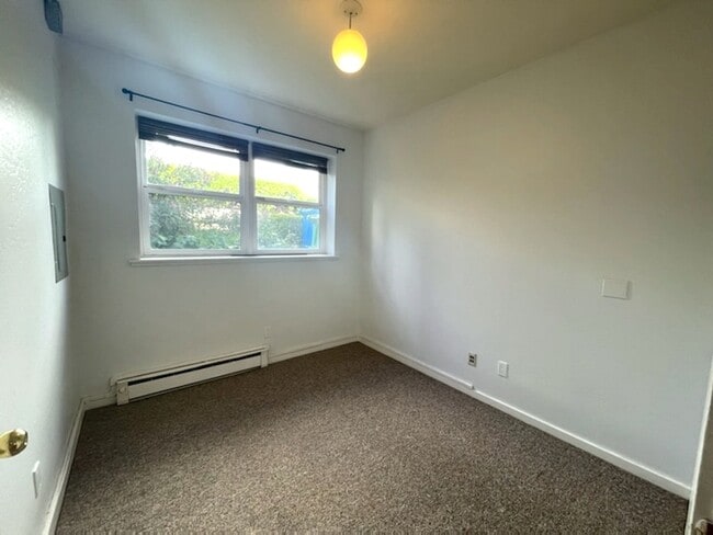 Building Photo - 1107 Oak St