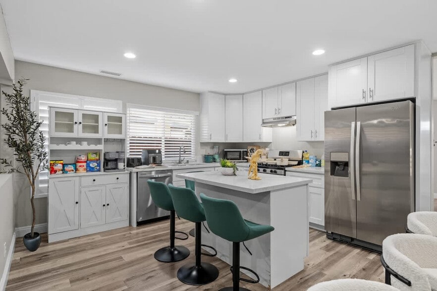 Building Photo - 7630 Andasol St