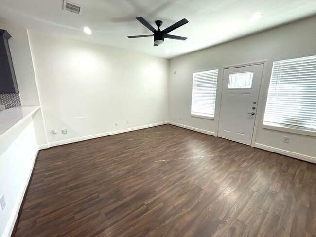 Building Photo - 4913 Southwind St