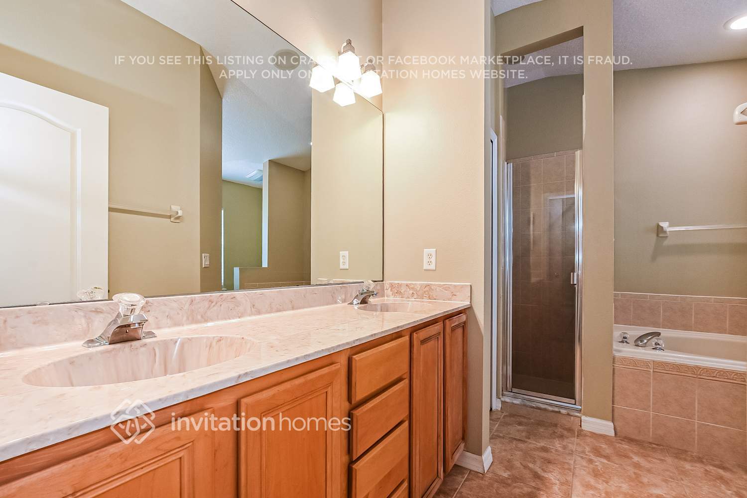 Building Photo - 10207 Summer Elm Ave