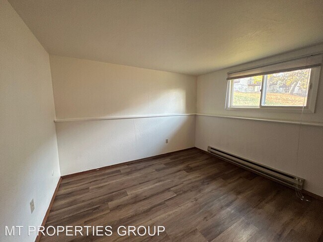 Building Photo - 2 br, 1 bath House - 2200 Garland #34