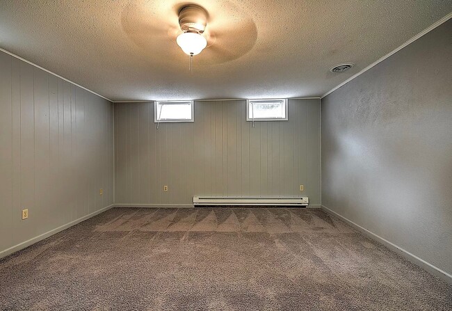 Building Photo - 311 Redstone Dr