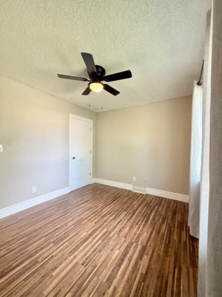 Building Photo - 1601 27th Ave